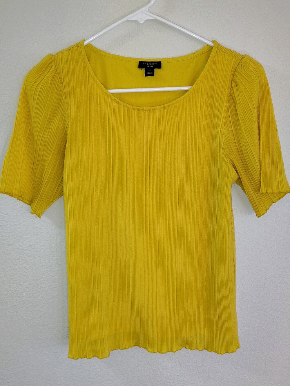 Bright Yellow Ann Taylor Petite Top ~ Size: SP (Small/Petite) Like New ☀️🌞💛